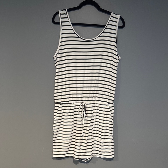 Elegant Black and White Striped Romper - Picture 1 of 6